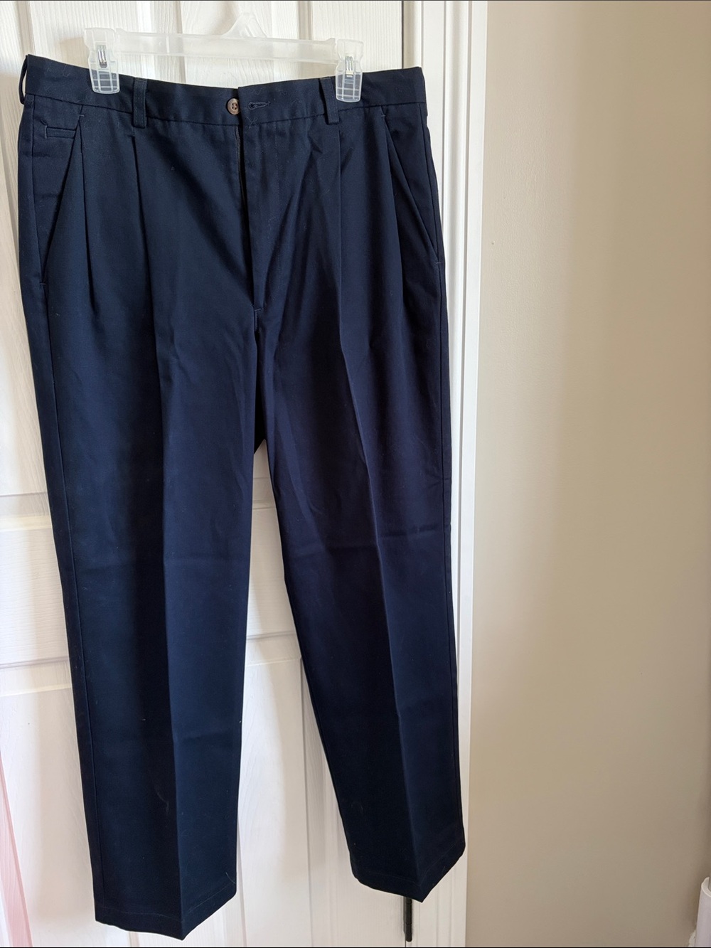 Hagger Men's Classic Pleated Dress Pants - Navy